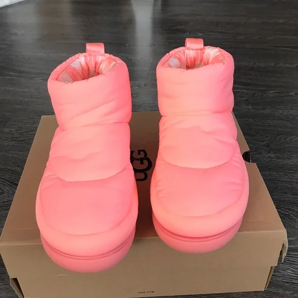 UGG CLASSIC MAXI MINI BOOT Sz 10 - Picture 2 of 7